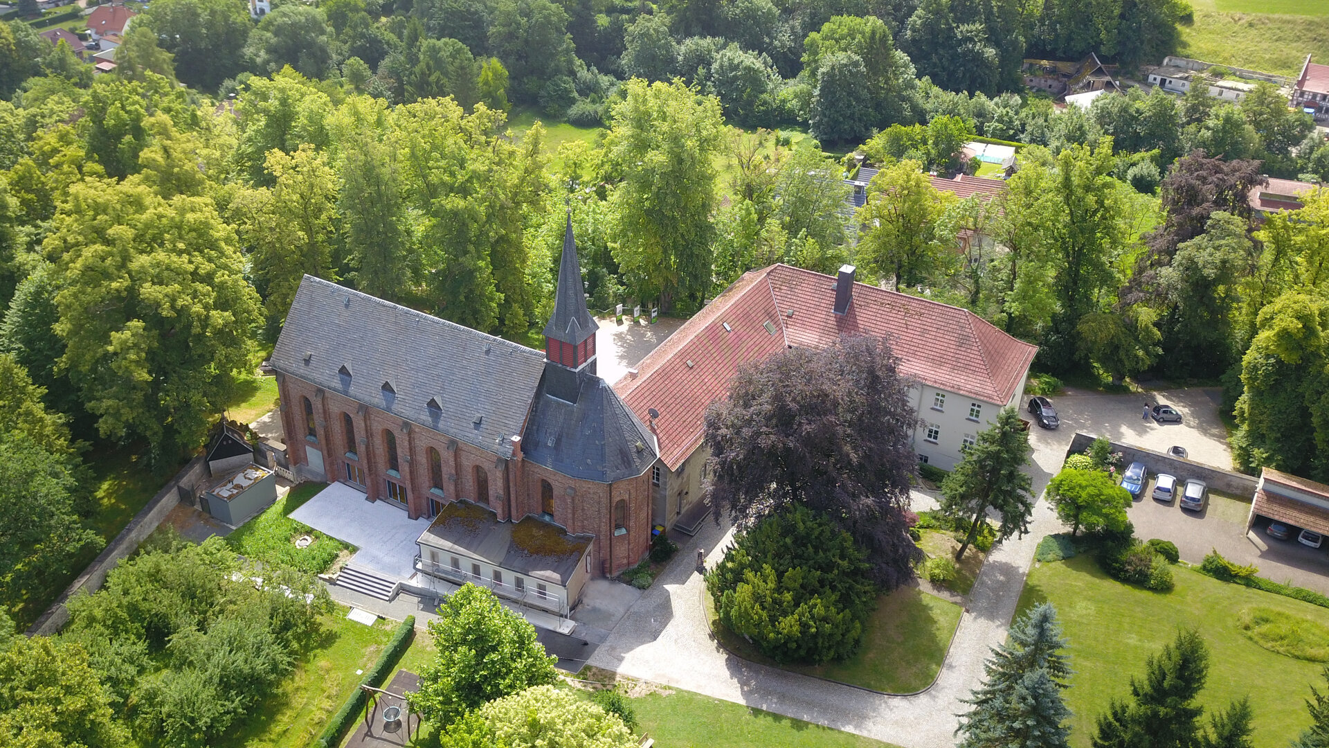Luftbild vom Familienzentrum "Kloster Kerbscher Berg" 